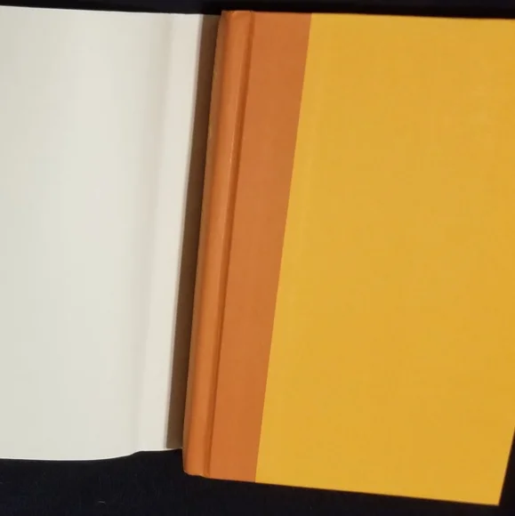 VGUC A Hiss Before Dying Mrs. Murphy mystery hardcover - Picture 7 of 11